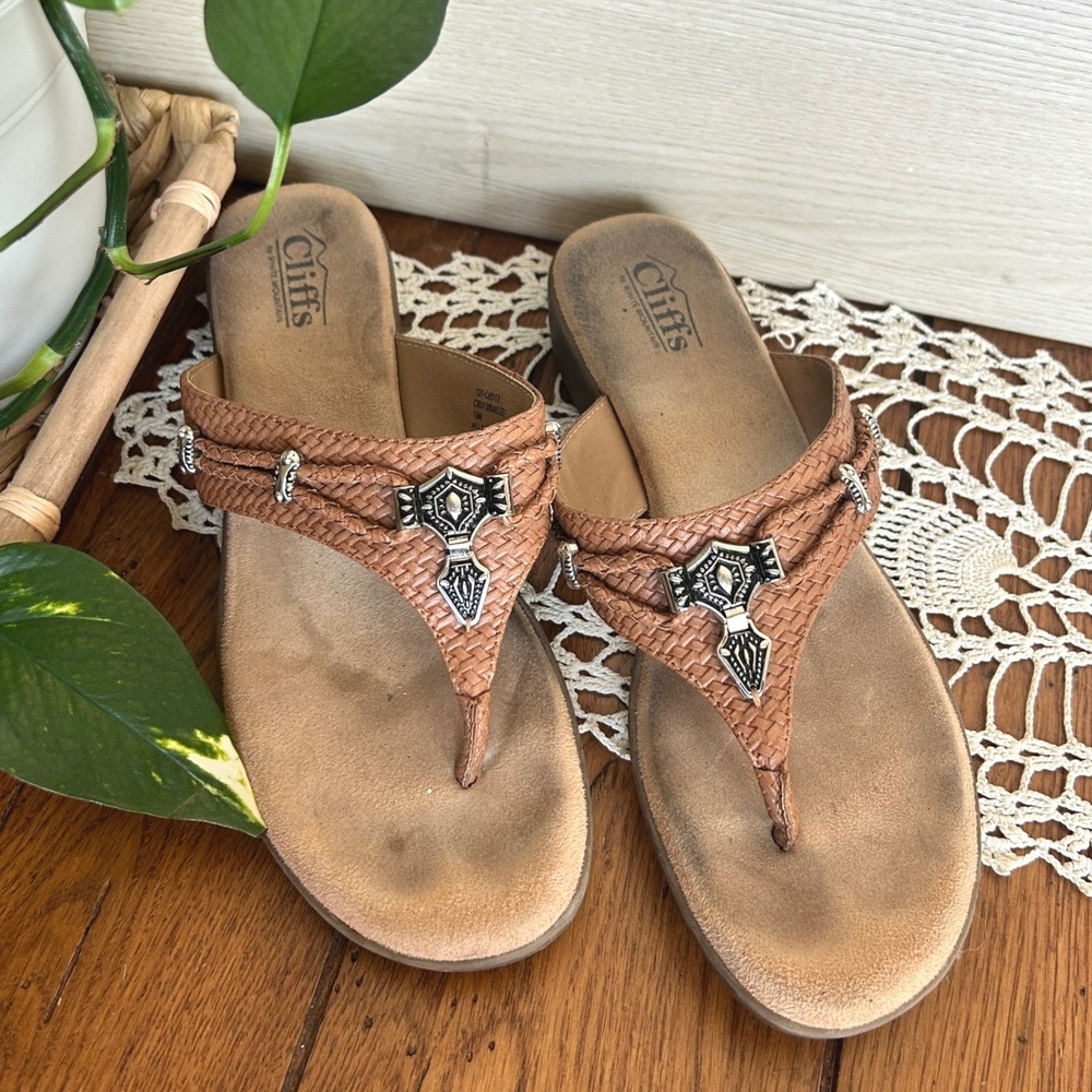 Cliffs by White Mountain Bailee 10M Brown Thong Sandals Western Boho